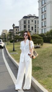 Fashion Wanita Minimalis yang Elegan untuk Tampil Berkelas