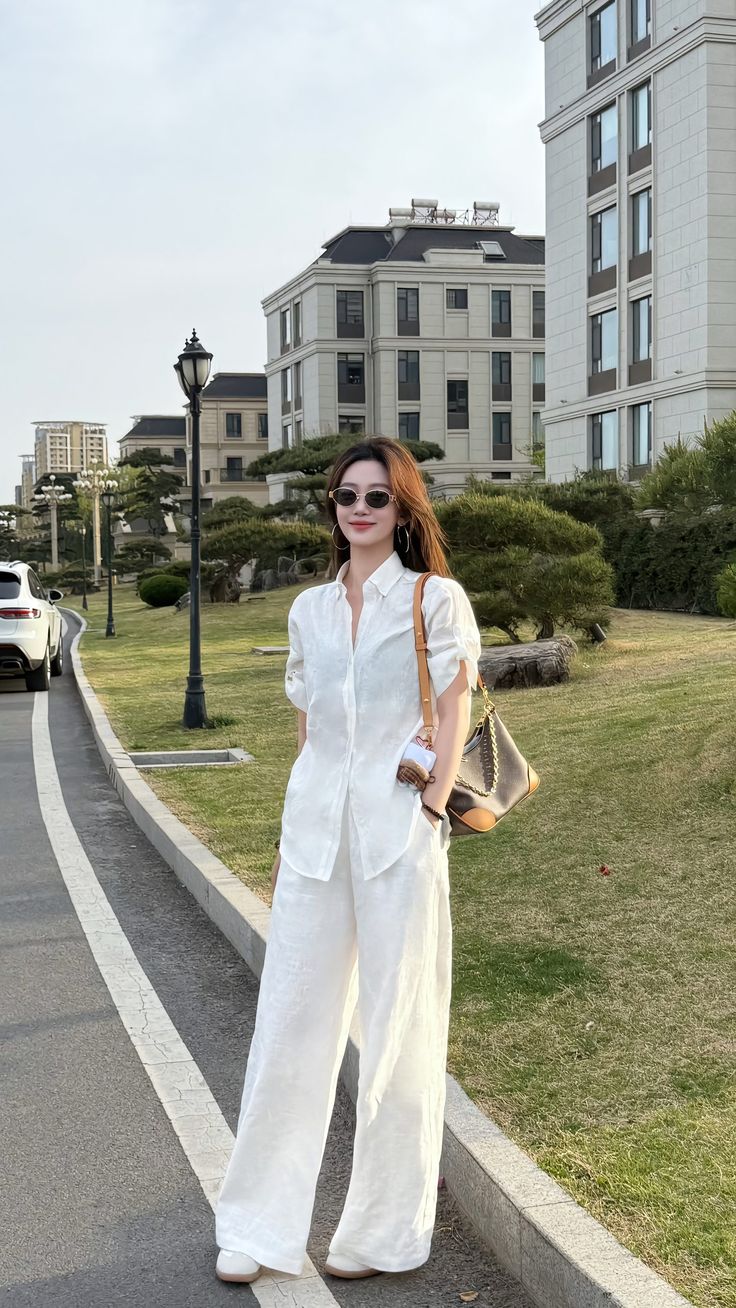 Fashion Wanita Minimalis yang Elegan untuk Tampil Berkelas